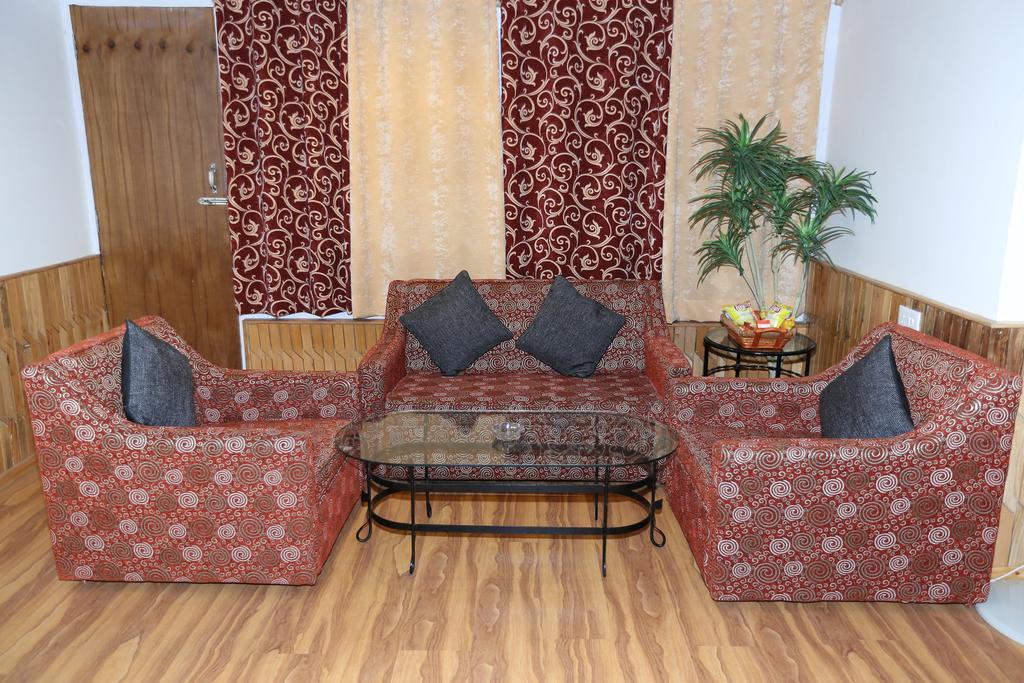 Hotel Natraj Manali Dharamshala Phòng bức ảnh