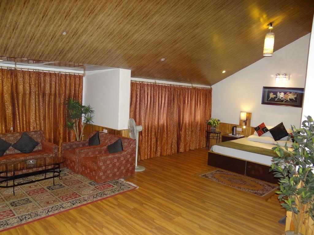 Hotel Natraj Manali Dharamshala Phòng bức ảnh