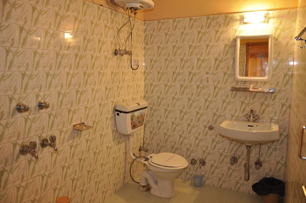 Hotel Natraj Manali Dharamshala Phòng bức ảnh