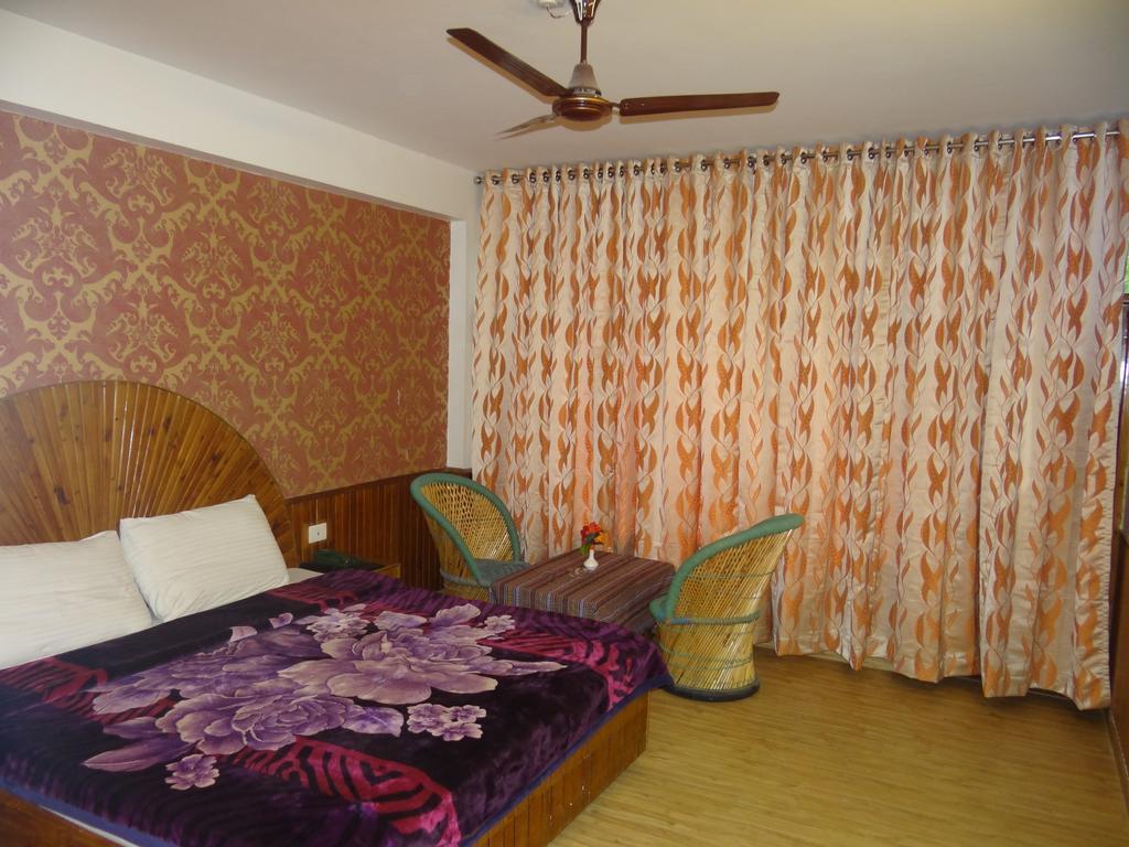 Hotel Natraj Manali Dharamshala Phòng bức ảnh